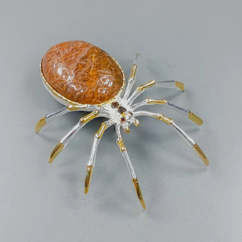 Rutilated quartz & garnet .925 Sterling 🕷 Spider brooch - Picture 2 of 4